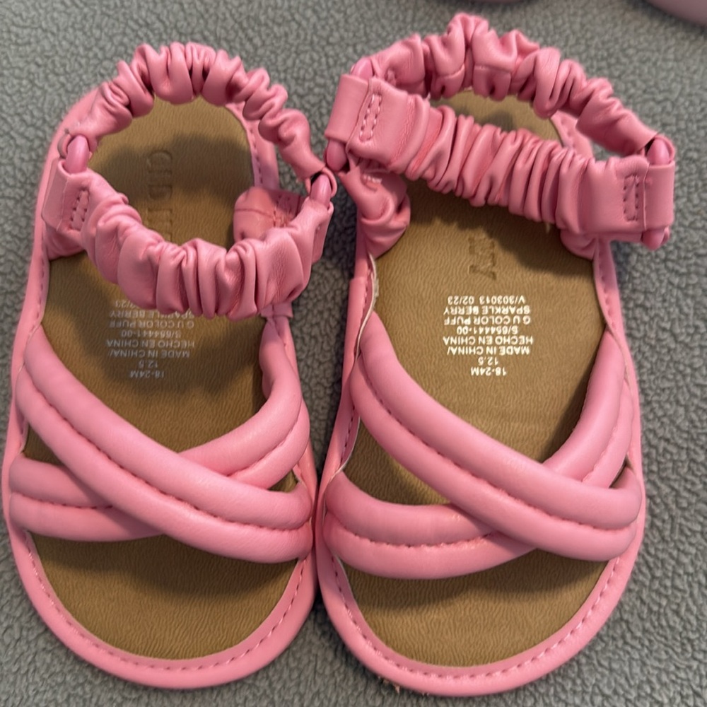 Lot of 5 girls shoes from Old Navy 18-24 months.  3 pair are new. - Picture 10 of 14